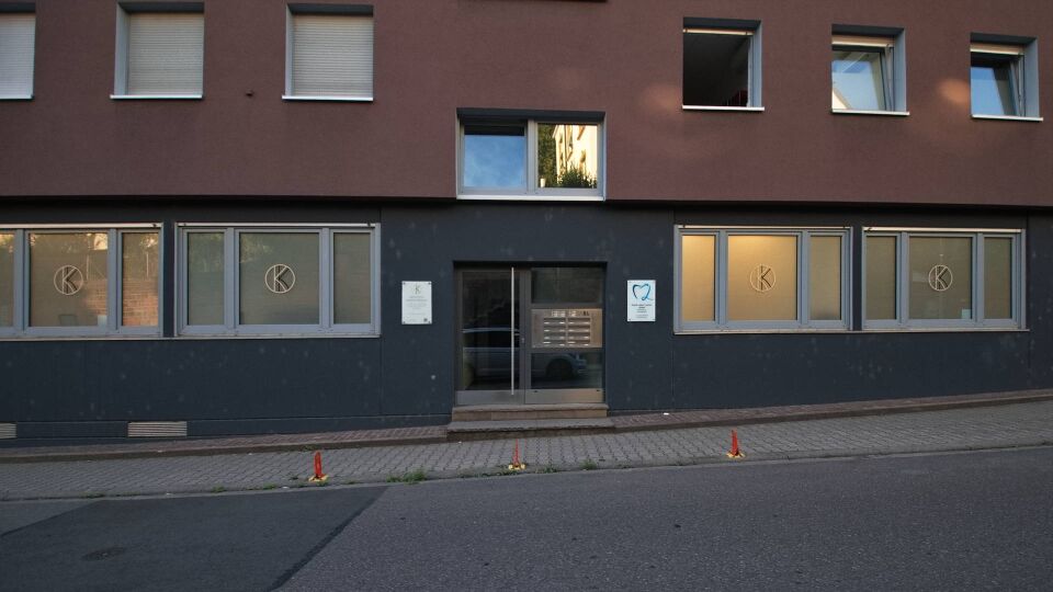Datei:Zahnärzte Eutingen Kugel&Kroll.jpg