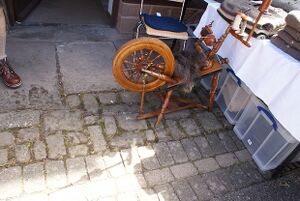 Spinnrad beim Shafhoffest.JPG