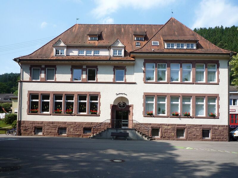 Datei:Unterreichenbach-Schule.jpg