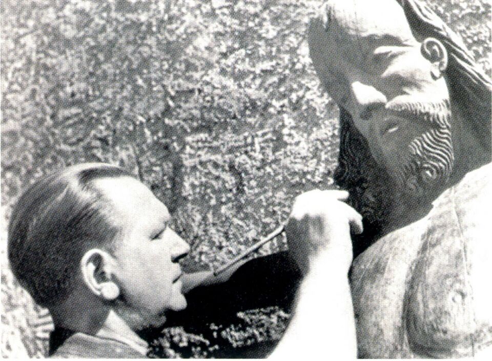 Datei:Porträt von Oskar Theodor Loos (geb. 26.6.1903 in Pforzheim; gest. 30.4.1990 in Pforzheim).jpg