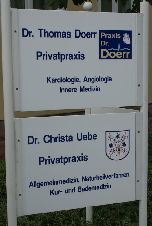 Datei:Privatpraxis Uebe Doerrr.jpg