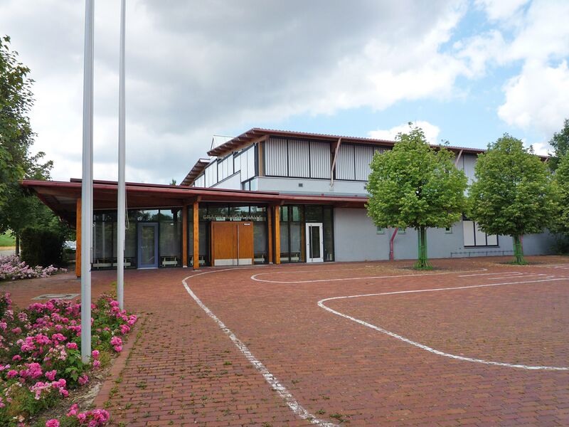 Datei:Bauschlott-Graefin-Rhena-Halle.jpg