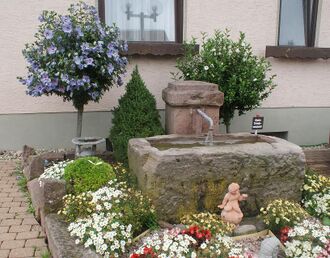 Hoisel-Brunnen Dobel.JPG