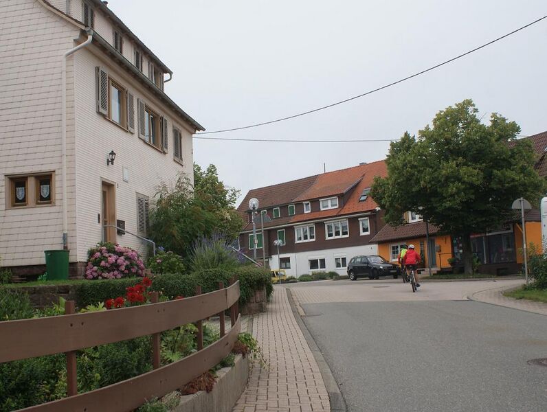 Datei:Obere Bergstraße Dobel.JPG