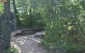 Grillplatz des Naturfreudendehauses Keltern.JPG