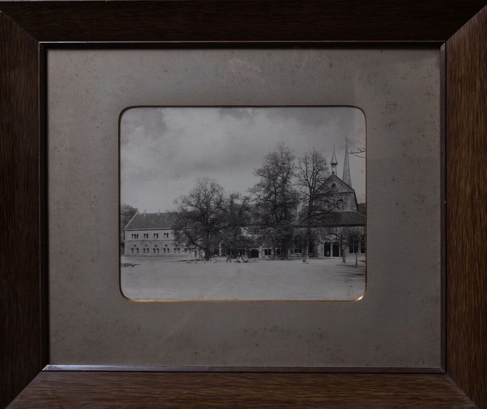Datei:GHV Buchbinderei-Gerahmtes-Bild-Aug.Krüger.jpg