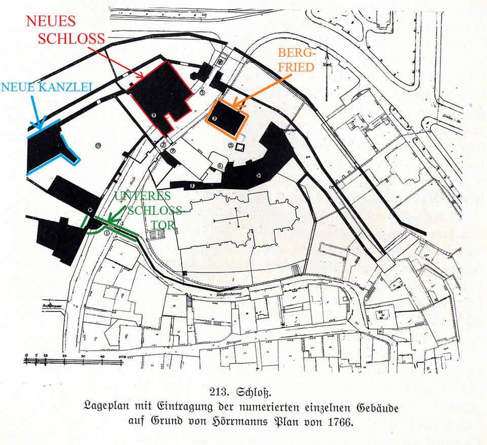 Datei:Pforzheimer Schloßberg, Neue Kanzlei (1558-1744), Neues Schloß (1537-1689), Bergfried (1100-1763) und Unteres Schloßtor (1537-1861) im „Hörrmann-Plan“ von Michael Hörrmann und seinem barocken Grundrissplan des Schlossbereichs von 1766.png