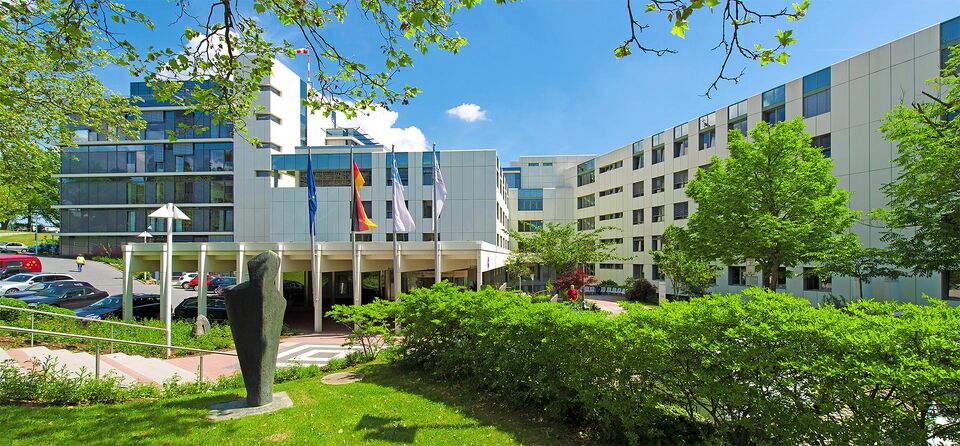 Datei:Klinikum Front web.jpg