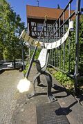 Sonnenuhr am Kirchplatz in Neuenbürg