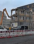 Abrissarbeiten am letzten Gebäuderest, 02.10.2026 8 Uhr