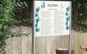 Schild Weinwanderweg in Keltern-Ellmendingen.JPG