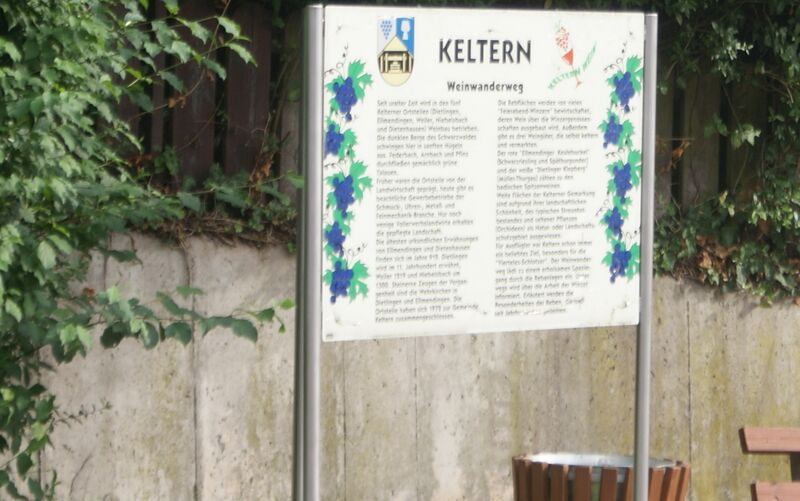 Datei:Schild Weinwanderweg in Keltern-Ellmendingen.JPG