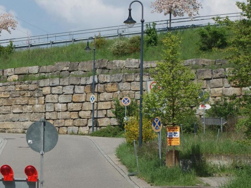 Datei:Bei der Drehscheibe Mühlacker.jpg