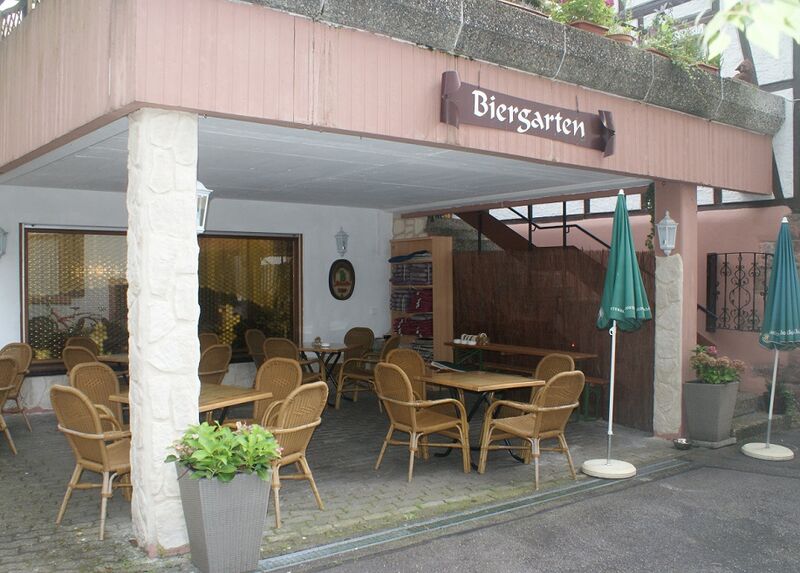 Datei:Biergartentrasse Andi's.jpg
