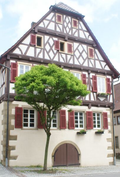 Datei:Fachwerkhaus in Lienzingen.jpg