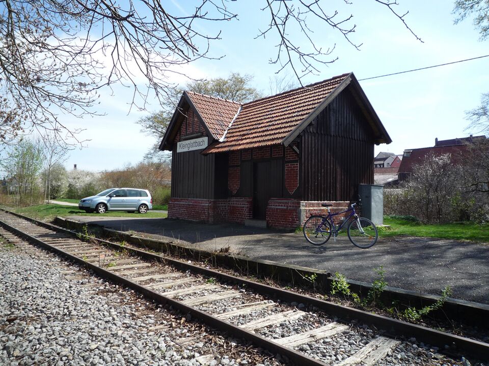 Datei:Kleinglattbach-Bahn.jpg