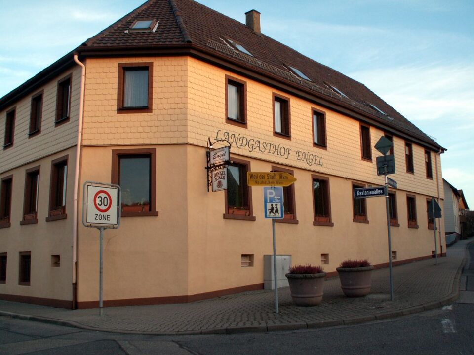 Datei:2008 Gasthaus-Engel Hohenwart.jpg