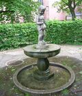Brunnenbüble von Emil Salm]]
