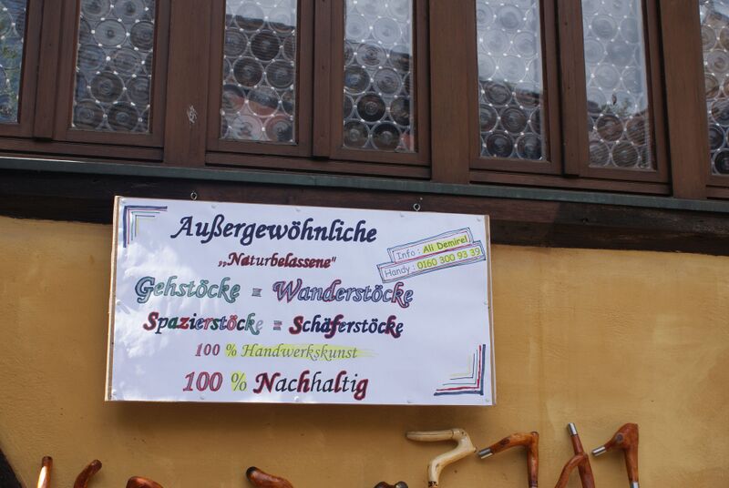 Datei:Schäfer- und Spazierstöcke.jpg