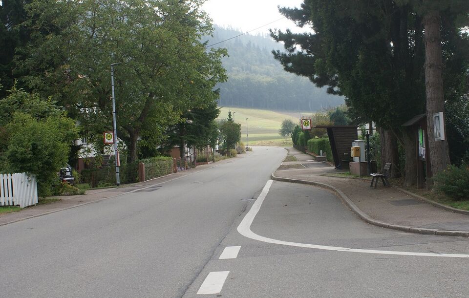 Datei:Lindenstraße Herrenaln.JPG