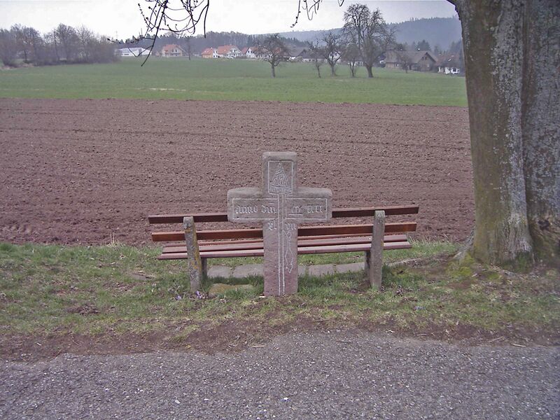 Datei:Spinnerin Kreuz Zawelstein.jpg