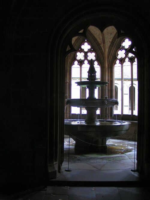 Datei:M K Brunnen.jpg