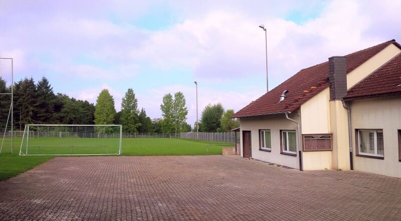 Datei:SK Hagenschiess Kirschenpfad.jpg