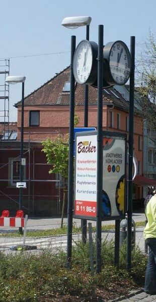 Datei:Uhr Busbahnhof.jpg