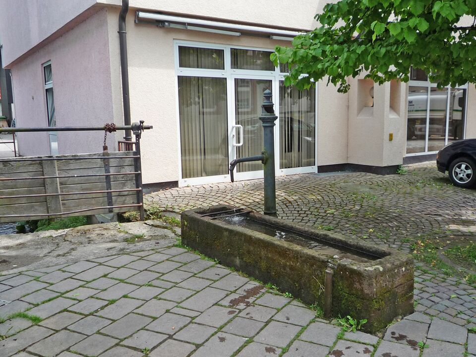 Datei:Calmbach-Brunnen.jpg