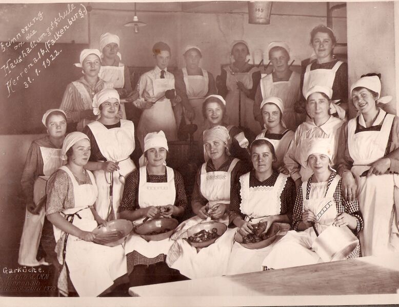 Datei:Höhere Mädchenschule Falkenburg Herrenalb.jpg