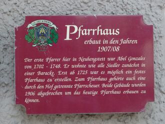 Neuhengstett-Pfarrhaus-Schild.jpg