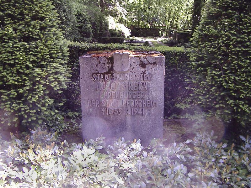 Datei:AlfonsKernGrab1.jpg
