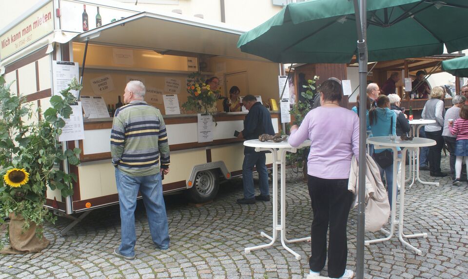 Datei:Wagen Winzergenossenschaft Weinfest Knittlingen.JPG