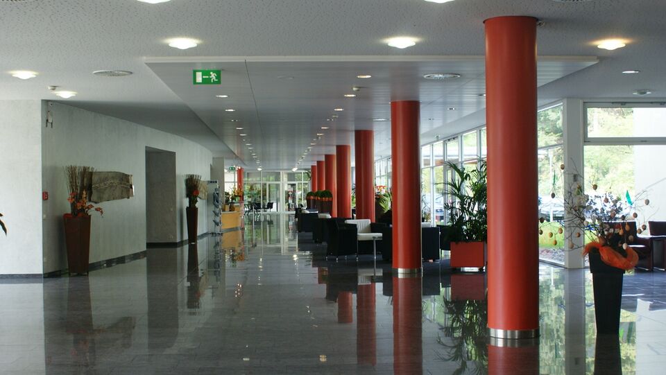 Datei:Eingangshalle Fachklinik Falkenburg.JPG