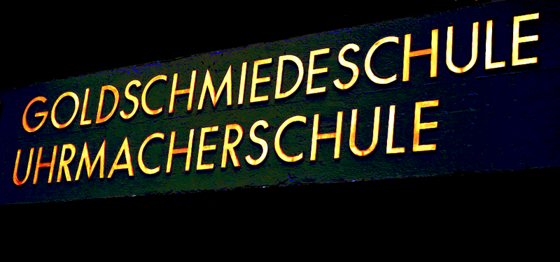 Datei:Goldschmiedeschule, Inschrift.png
