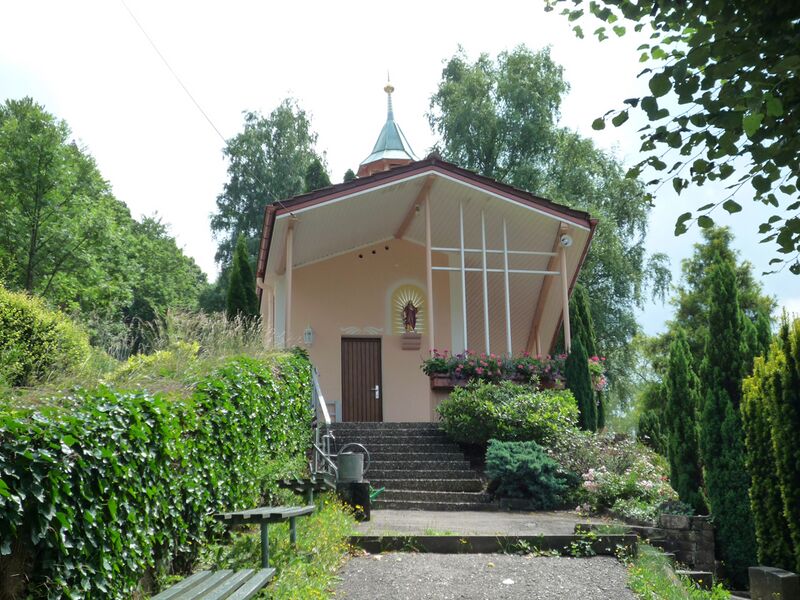Datei:Calmbach-Friedhof.jpg