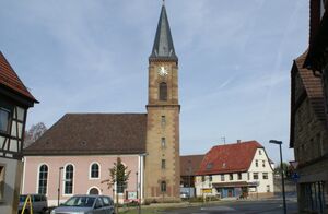 Kreisel mit Kirche Ölbronn.jpg