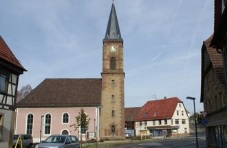 Kreisel mit Kirche Ölbronn.jpg