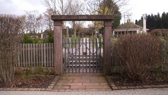 2023-04-13 Friedhof Dennach Alter Eingang Dobler Straße.jpg