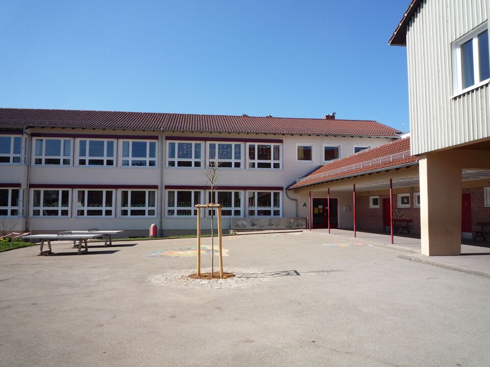 Datei:Stammheim-Grundschule.jpg
