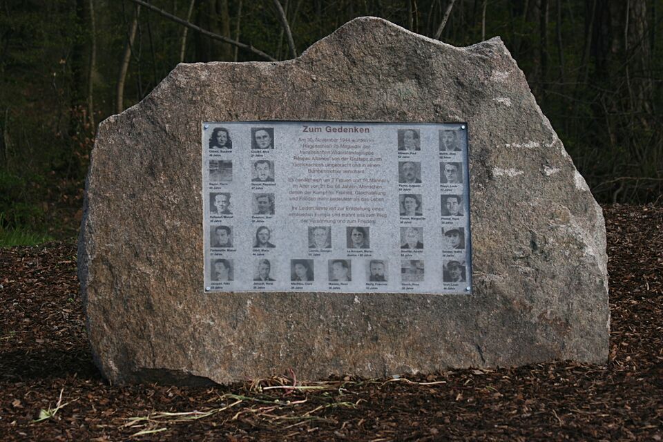 Datei:4465 Gedenkstein Réseau Alliance.jpg