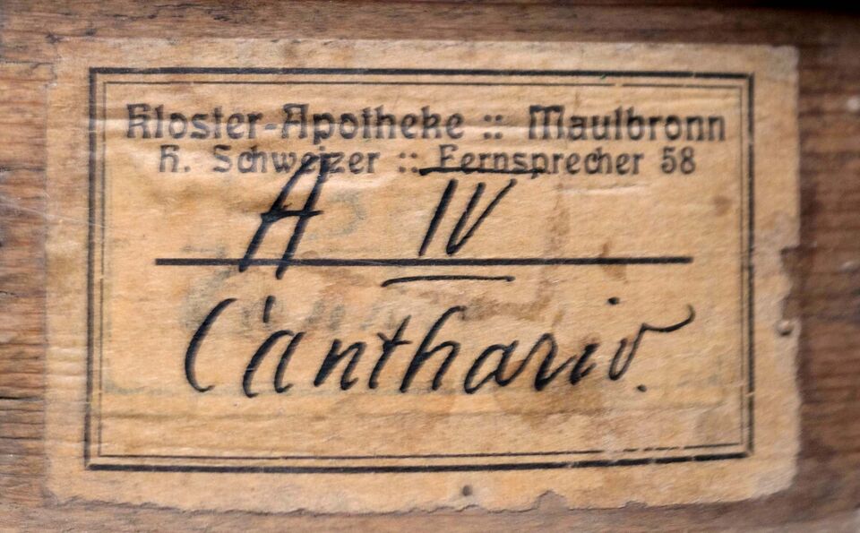 Datei:GHV Apotheke-Sieb-4a-Aufkleber-Tel58-Sieb-fraktur.jpg