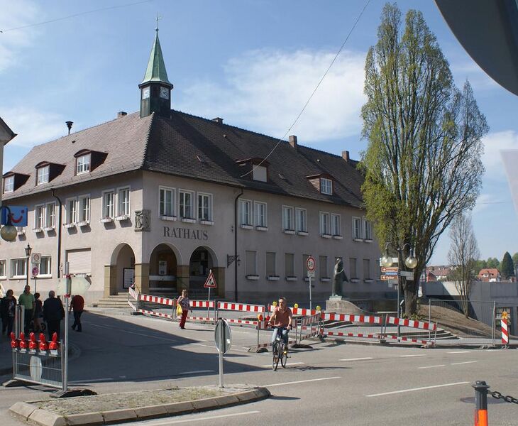 Datei:Neues Rathaus Knittlingen.JPG