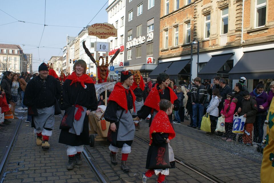 Datei:Pforzheimer Faschingsgruppe.JPG