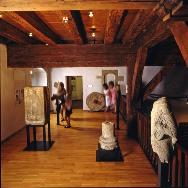 Datei:Mühlacker Museum Römer.jpg