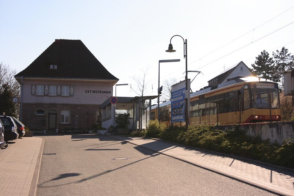 Datei:BahnhofEutingenS5.jpg