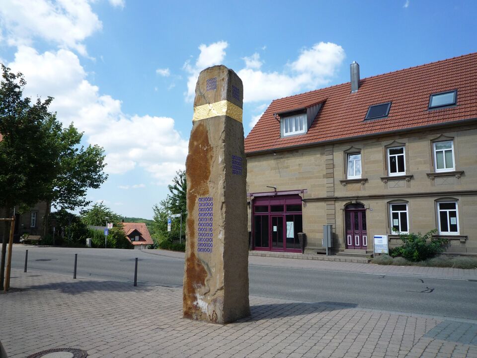Datei:Sternenfels-Denkmal.jpg