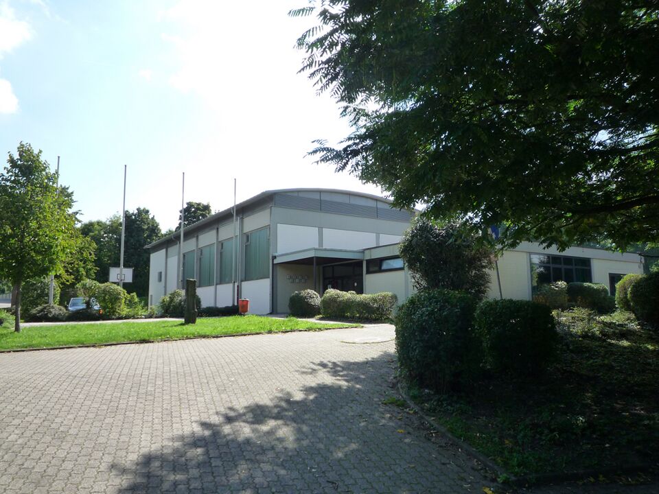 Datei:Muehlhausen-Gemeindehalle.jpg