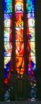 Glasfenstenster mit Motiv des Kirchennamens