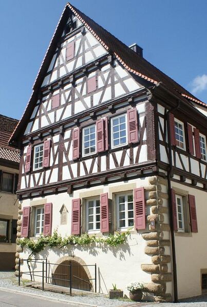 Datei:Fachwerkhaus in Lienzingen.JPG